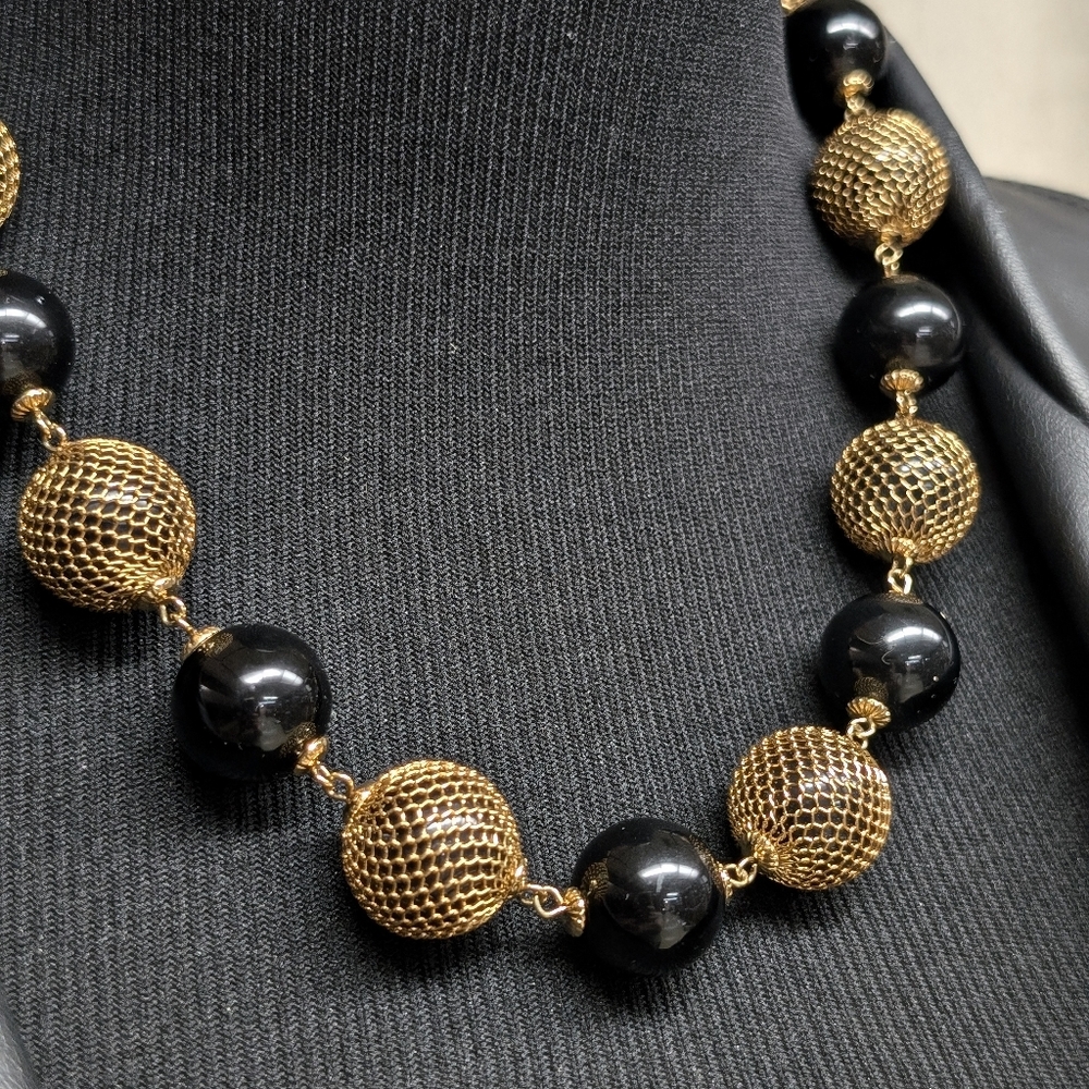 Black and Gold Tone Mesh Beaded Necklace - Picture 5 of 9